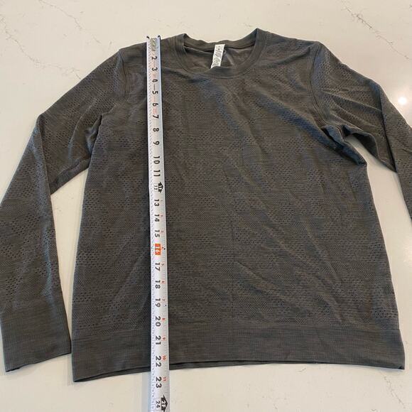Lululemon Gray Long Sleeve Workout Top Shirt Size 6 - Picture 6 of 8